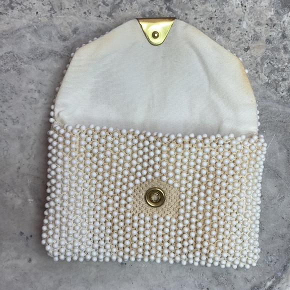 Vintage Beaded Coin Purse 1960’s White with Rhinestones Bow Snap Closure… - Picture 3 of 8